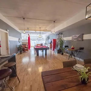 https://apt-luxury-5-bed-pool-table-5-min-from-jarry-metro.hotels-in-montreal.org